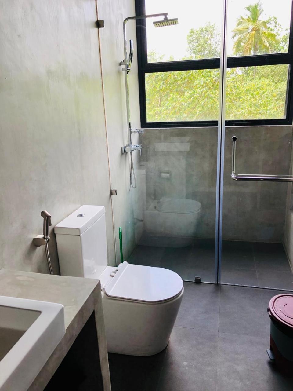 White Moon Resort Gampaha Exteriör bild