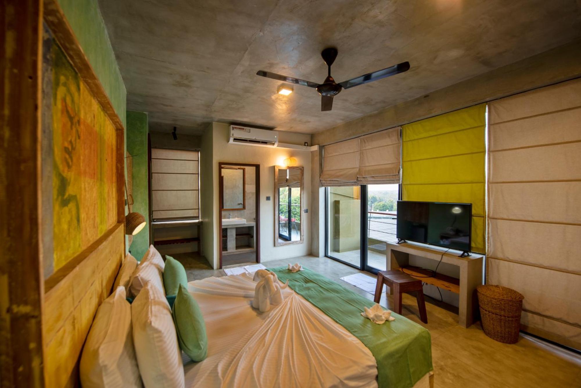 White Moon Resort Gampaha Exteriör bild