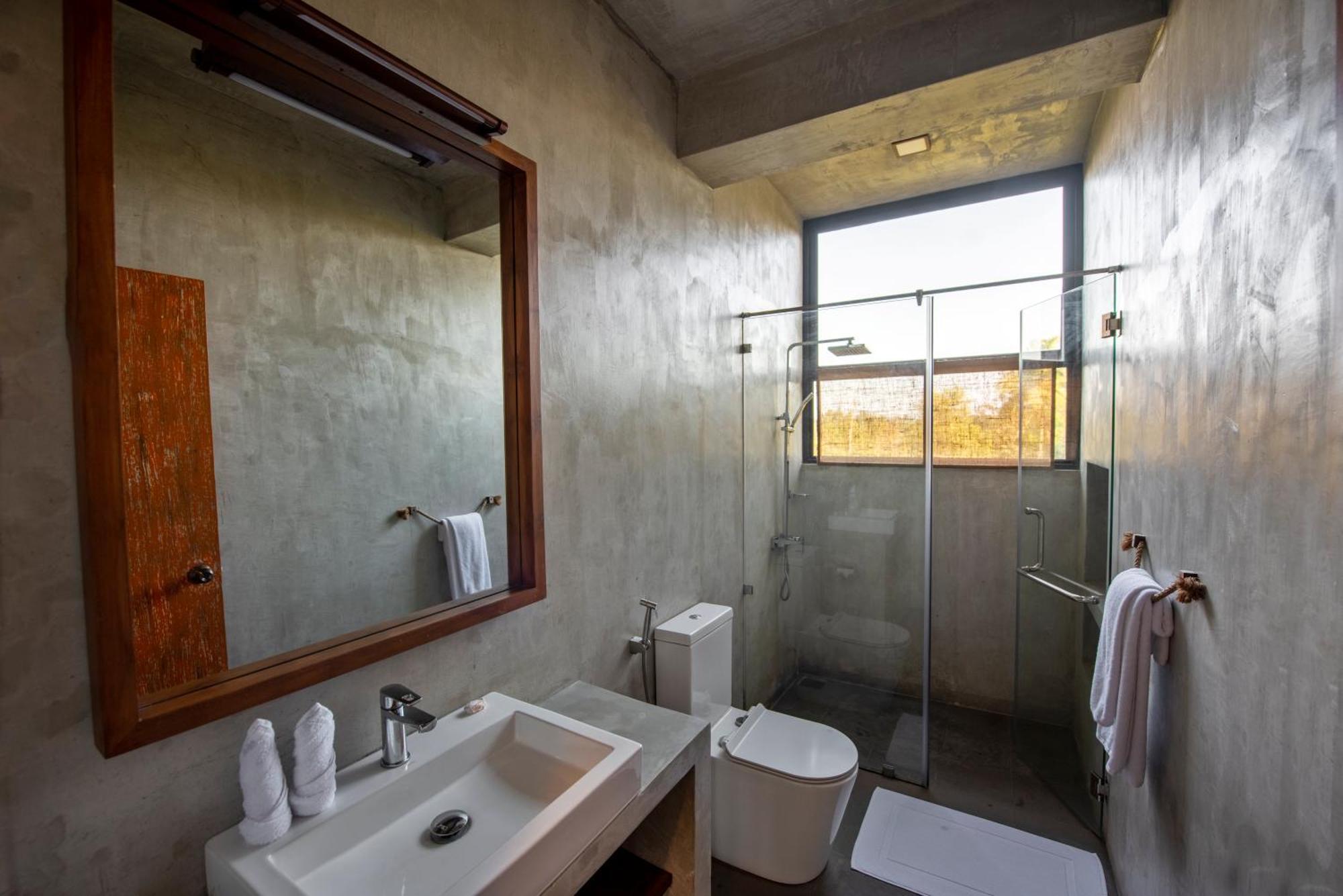 White Moon Resort Gampaha Exteriör bild